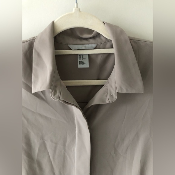 H&M grey/taupe blouse. Size 2. - Picture 2 of 2